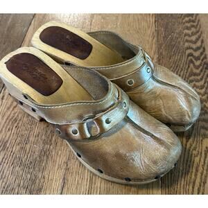 Gionata Dardi Rustic Leather Wooden Clogs Made in Italy Sz 10 Strap Ring Studs